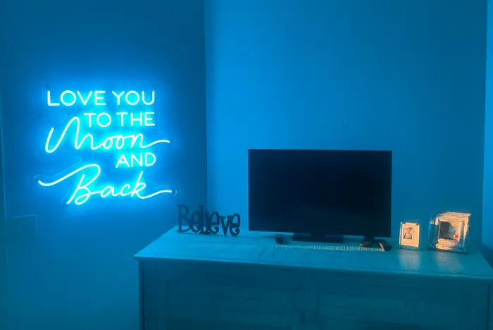 AustraliaPromoNow.Com - I Love You To The Moon And Back Neon Sign